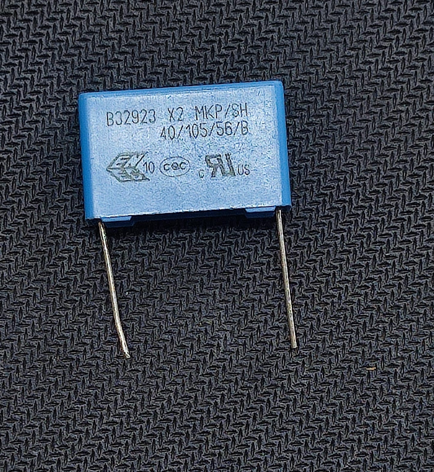 0.47uF 305V AC BOX FILM CAPACITOR Class X2 0.47 uF 22.5 pitch ET10489