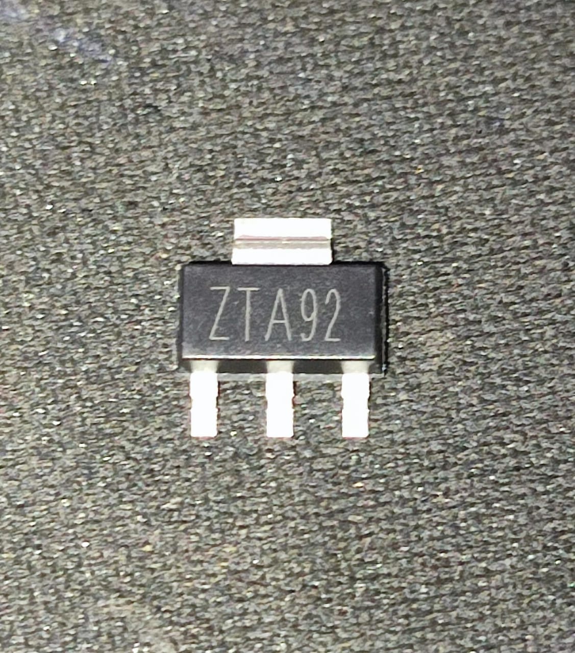 PZTA92 SOT223-3 PNP SMD Transistor Bipolar ETA1943