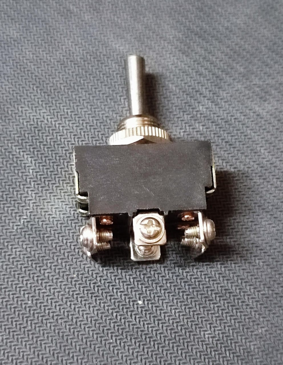 Toggle Switch SE609 10 Amp DPDT On Off On 6 leg ET8701