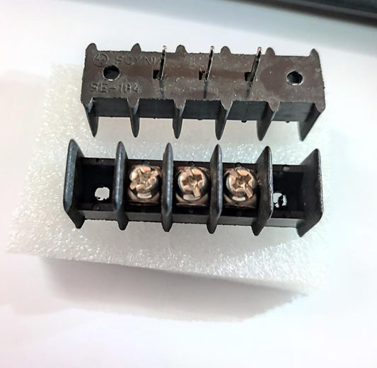 SE182 PCB Connector 10A 3Way with mounting holes Pitch 9.5mm ET8356