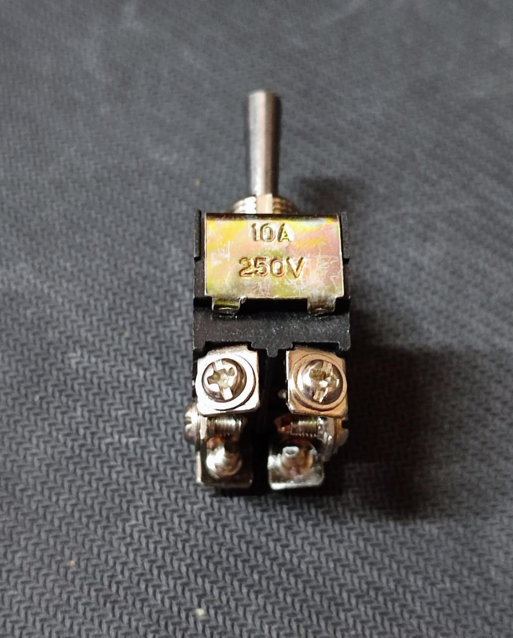 Toggle Switch SE609 10 Amp DPDT On Off On 6 leg ET8701